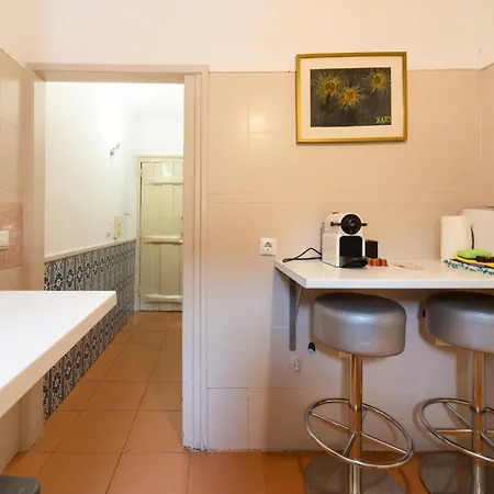 In Bairro Alto 3 - Charm *